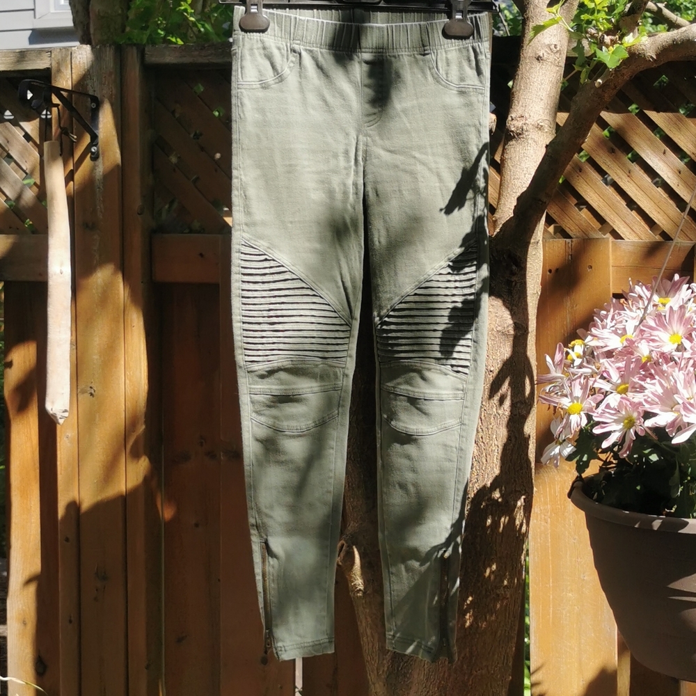 EUC Moto Legging Pants from HONEY BOUTIQUE